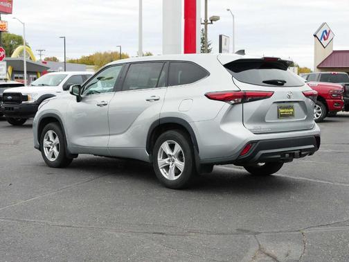 2022 Toyota Highlander LE