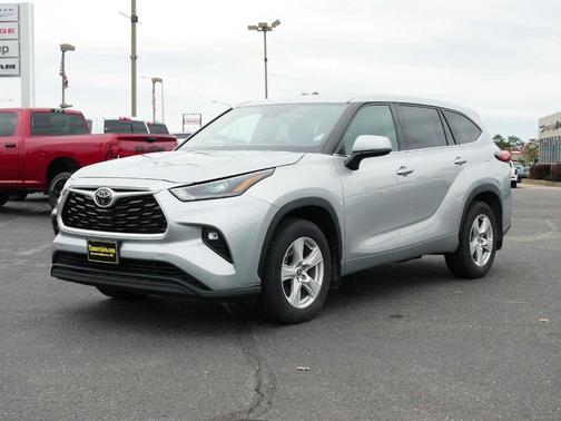 2022 Toyota Highlander LE
