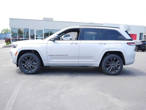 Silver 2026 Jeep Grand Cherokee Limited