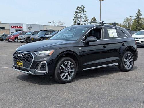 Mythos Black Metallic 2024 Audi Q5 45 S line quattro Premium