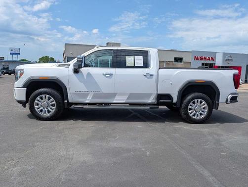 White 2022 GMC Sierra 2500 Denali