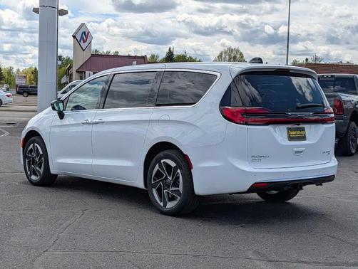 White 2027 Chrysler Pacifica LIMITED