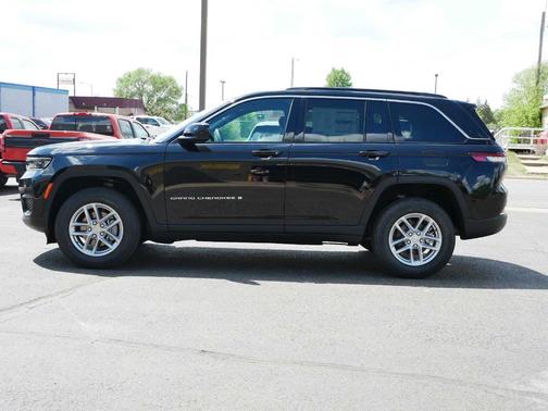 2025 Jeep Grand Cherokee Laredo X