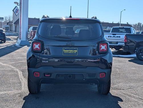 2023 Jeep Renegade Trailhawk