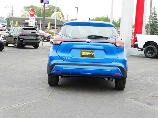 2021 Nissan Kicks S