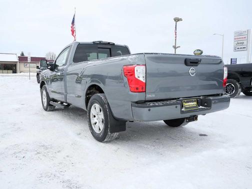 2017 Nissan Titan SV