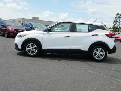 2020 Nissan Kicks S