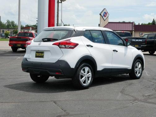 2020 Nissan Kicks S
