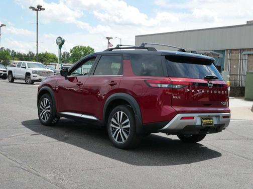 2022 Nissan Pathfinder Platinum