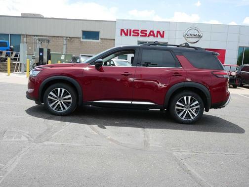 2022 Nissan Pathfinder Platinum