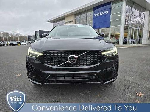Onyx Black 2025 Volvo XC60 Plus