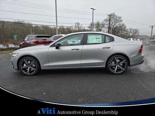 2025 Volvo S60 B5 Plus