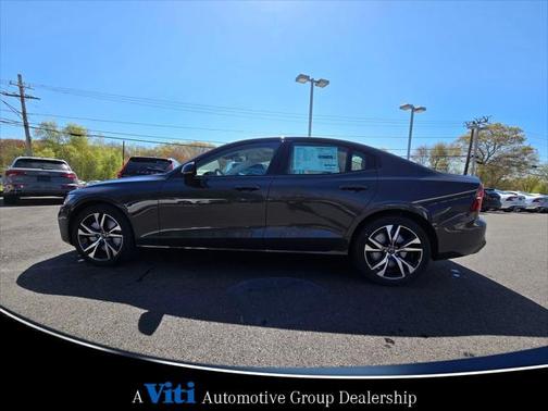 2024 Volvo S60 B5 Plus Dark Theme