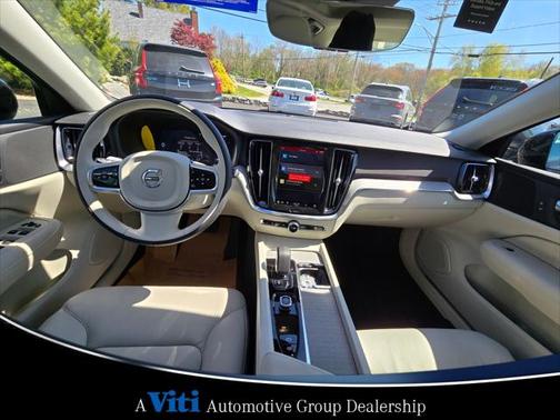 2024 Volvo S60 B5 Plus Dark Theme