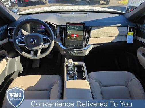 2025 Volvo XC90 Plug-In Hybrid T8 Plus 6-Seater