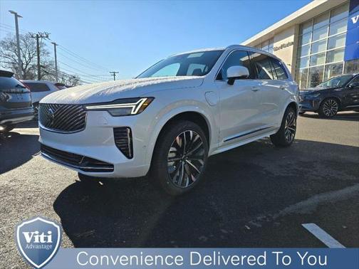 2025 Volvo XC90 Plug-In Hybrid T8 Plus 6-Seater