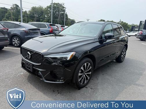 2024 Volvo XC60 B5 Core Dark Theme