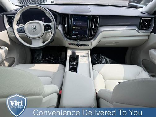 2024 Volvo XC60 B5 Core Dark Theme