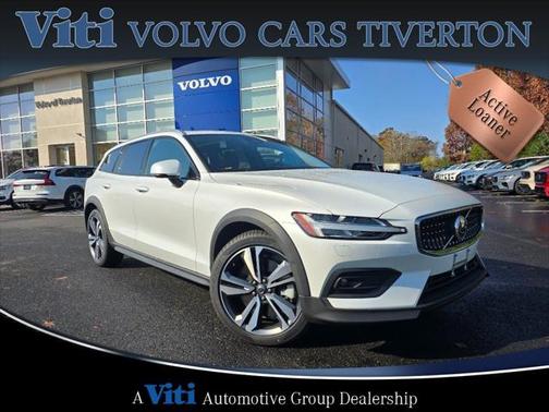 2025 Volvo V60 Cross Country B5 Plus