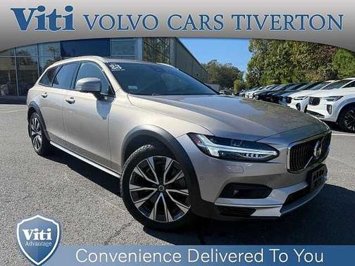 2023 Volvo V90 Cross Country Plus