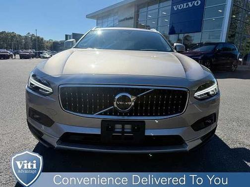 2023 Volvo V90 Cross Country Plus