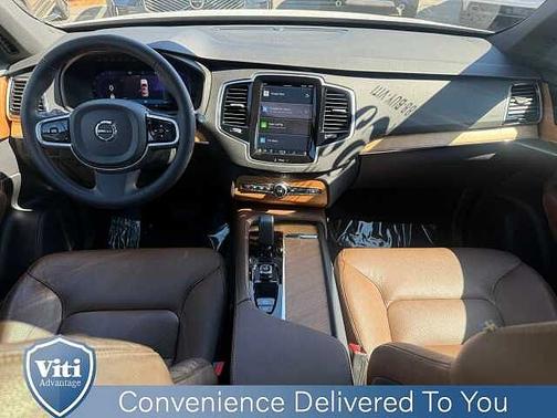 Crystal White 2023 Volvo XC90 Plus