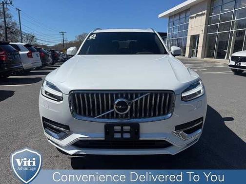 Crystal White 2023 Volvo XC90 Plus