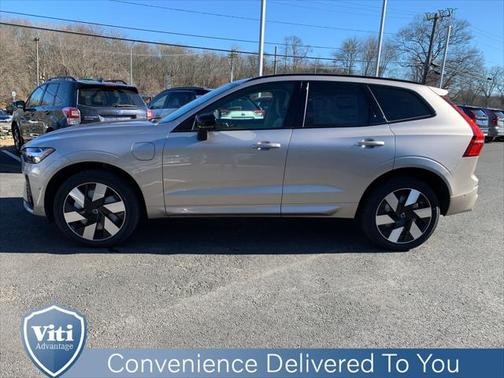 2025 Volvo XC60 Plug-In Hybrid T8 Plus