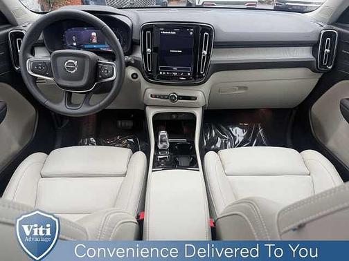 2024 Volvo XC40 Plus