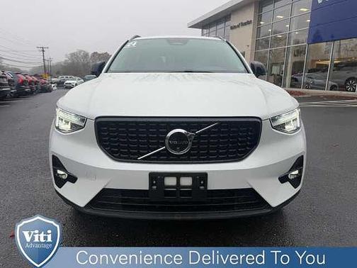 2024 Volvo XC40 Plus