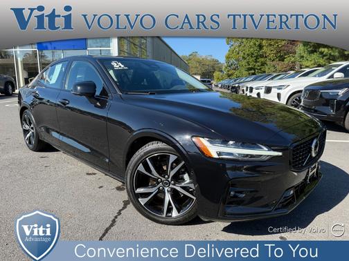 2024 Volvo S60 B5 Plus Dark