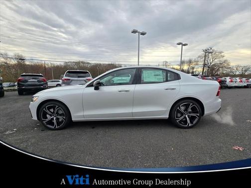2025 Volvo S60 B5 Plus