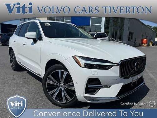 Crystal White 2023 Volvo XC60 Plus