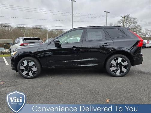 2025 Volvo XC60 Plug-In Hybrid T8 Plus