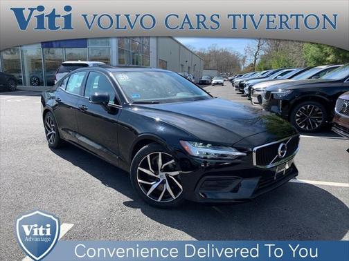 2020 Volvo S60 T6 Momentum