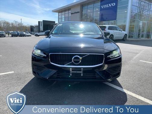 2020 Volvo S60 T6 Momentum