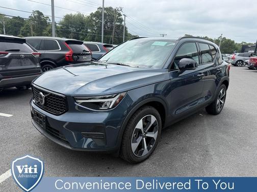 2026 Volvo XC40 B5 Core