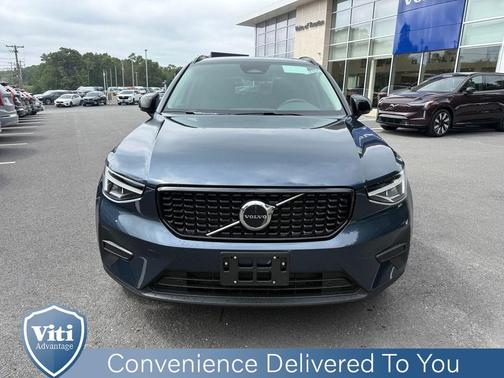 2026 Volvo XC40 B5 Core