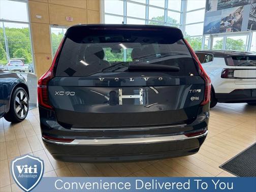 2025 Volvo XC90 Plug-In Hybrid T8 Ultra 6-Seater