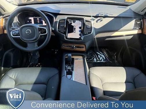 Onyx Black 2025 Volvo XC90 Plus