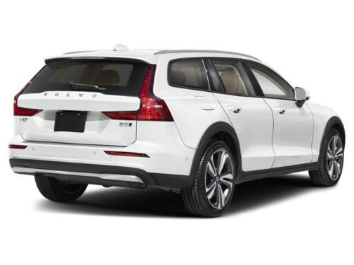 2024 Volvo V60 Cross Country B5 Plus