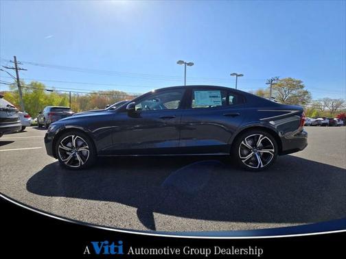 2024 Volvo S60 B5 Plus Dark Theme