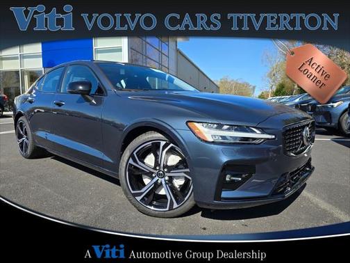 2024 Volvo S60 B5 Plus Dark Theme
