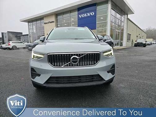 Vapour Grey 2025 Volvo XC40 Core
