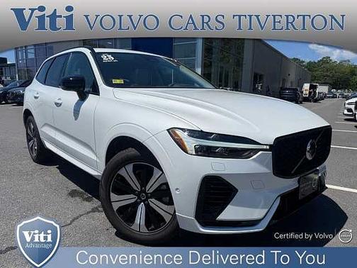 Crystal White 2025 Volvo XC60 Plus