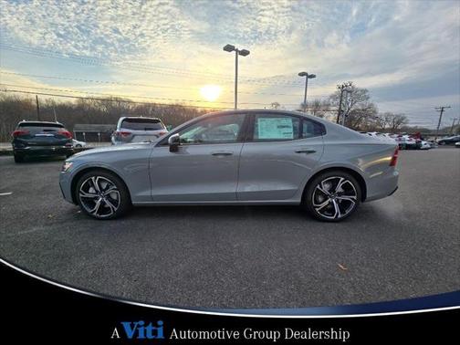 2025 Volvo S60 B5 Plus
