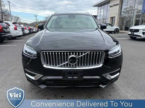 Onyx Black 2023 Volvo XC90 Plus
