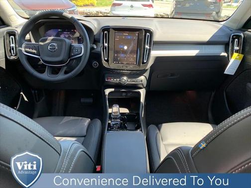 2025 Volvo XC40 B5 Plus Bright Theme