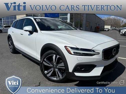 Crystal White 2025 Volvo V60 Cross Country Plus