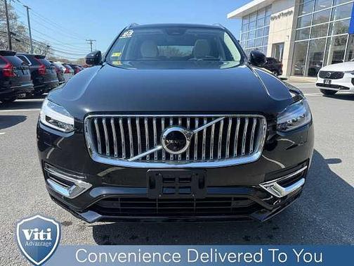 Onyx Black 2023 Volvo XC90 Plus